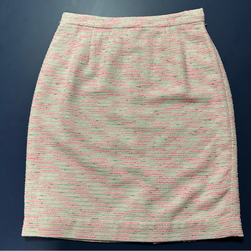 Lilly Pulitzer ivory with pink/gold bouclé mini pencil skirt, size 4